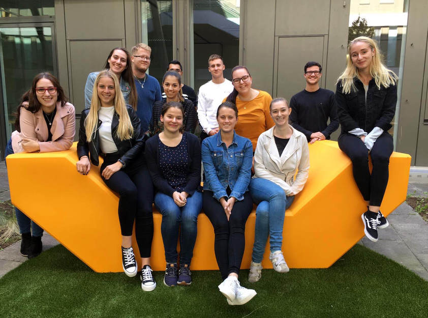 Student Katharina with her fellow students at the Eisenstadt campus