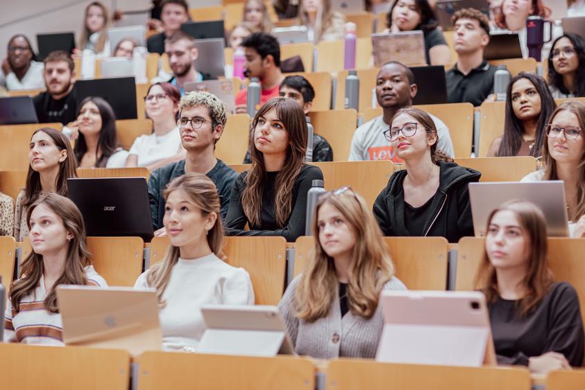 Studierende im Hörsaal